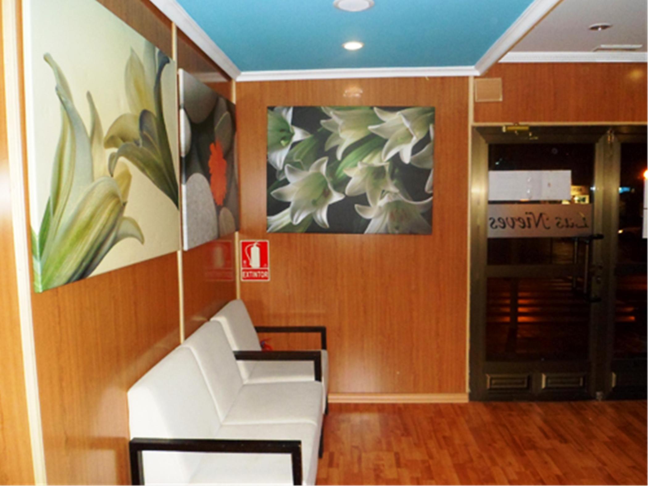 Auto Check In Hotel Las Nieves Jaca Eksteriør billede